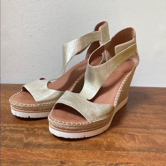 Gentle Souls Gold Elyssa Easy T-Strap Wedge Espadrilles - Picture 6 of 11